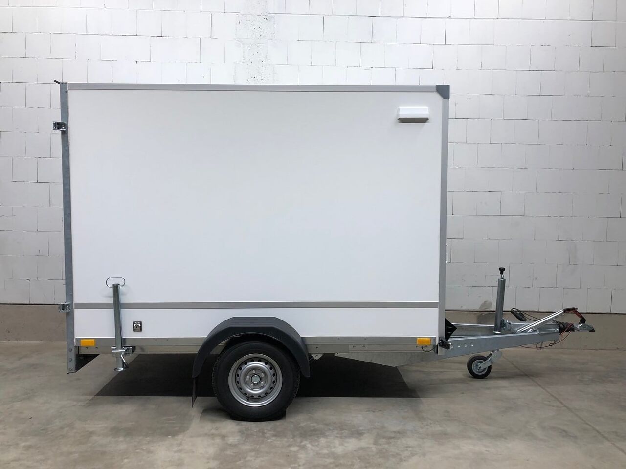 Blyss F1326/180 HD Kofferanhänger